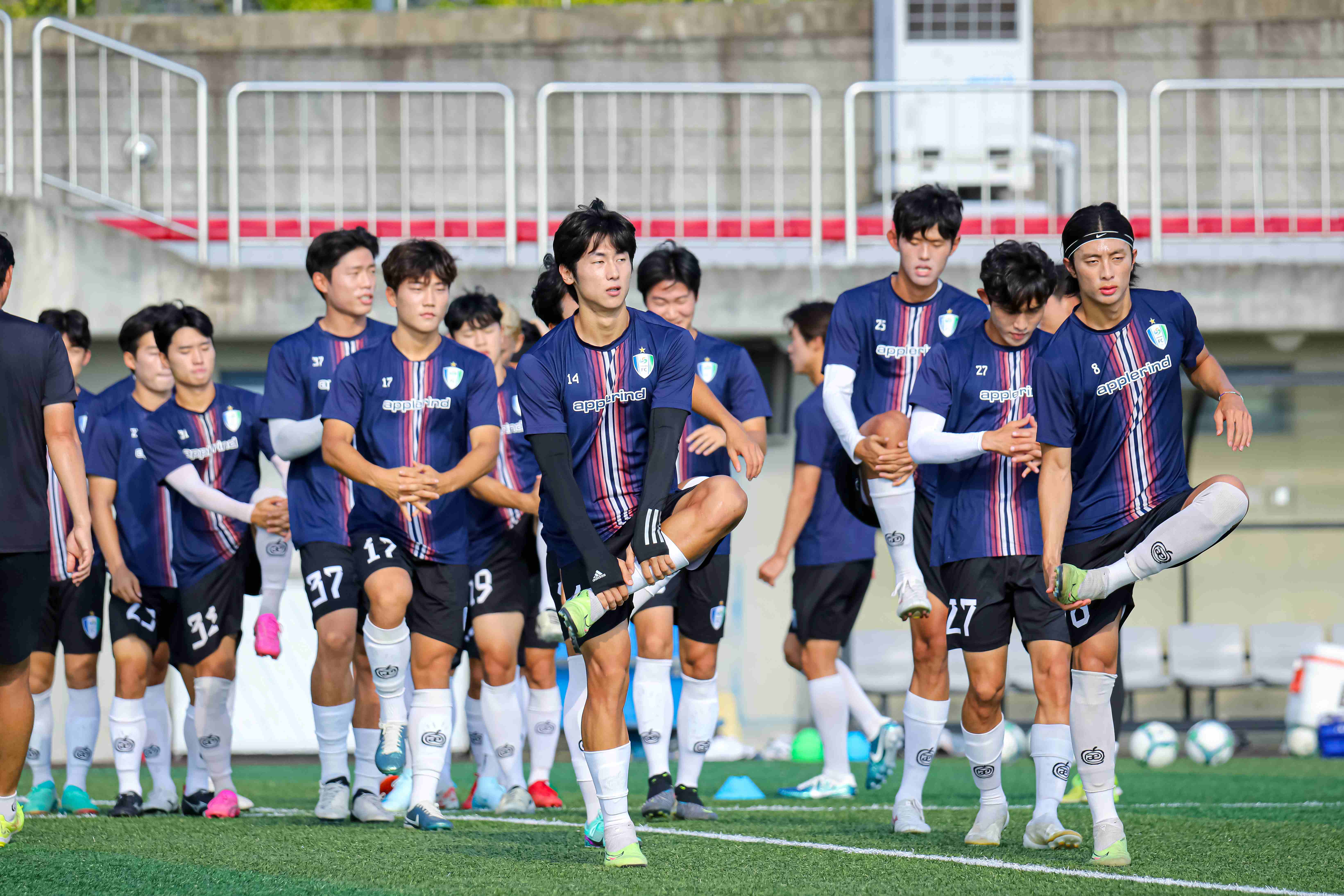 선수 땀과 노력이 가득한 창원축구센터(8.1)